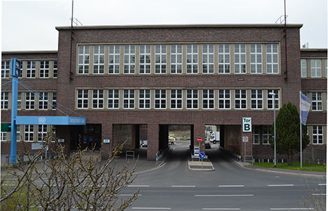 Der ehemalige Sitz der in der DDR zuletzt "VEB Fahrzeug- und Jagdwaffenwerk Ernst Thälmann“ genannten Simson-Fabrik in Suhl.